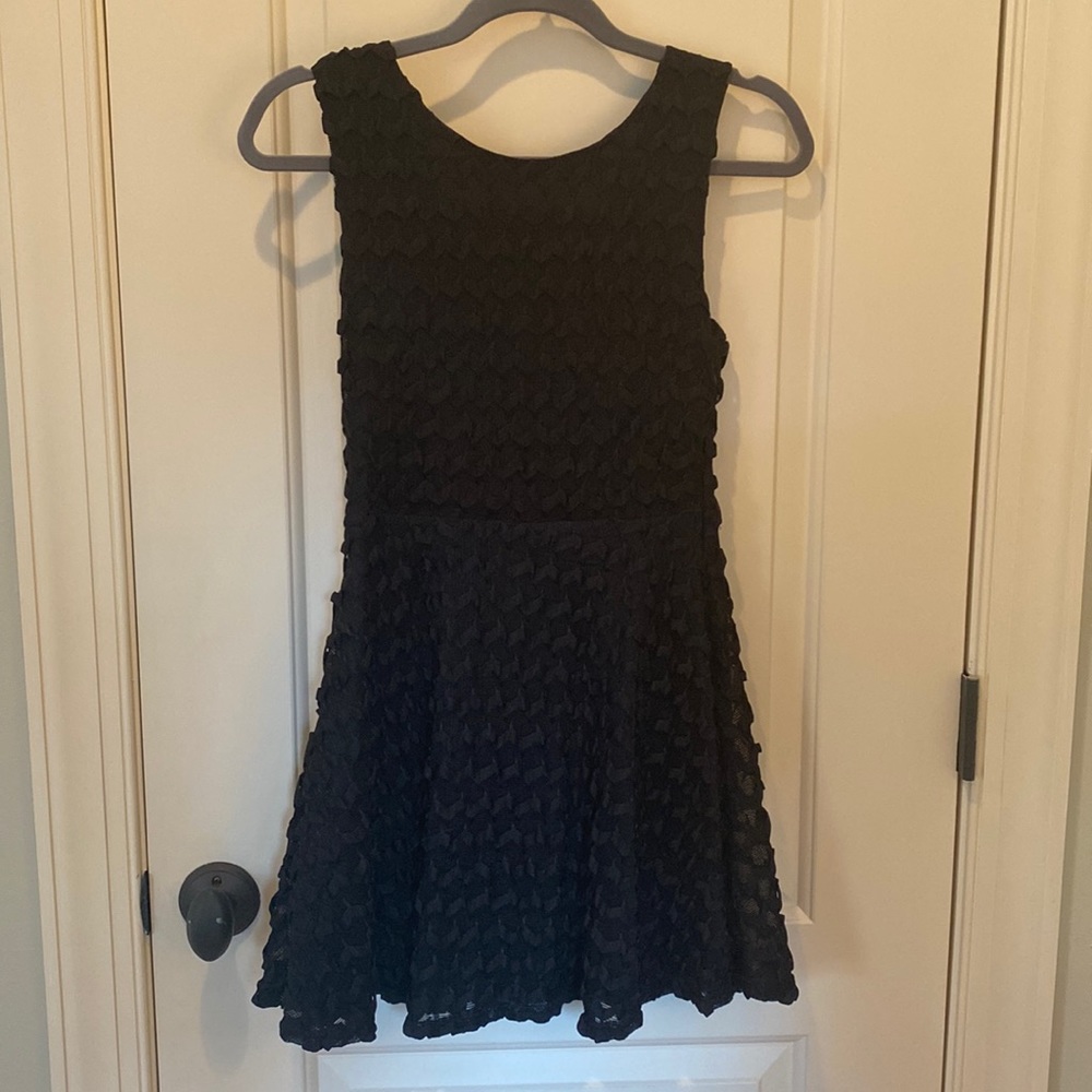 Black mini dress line, small